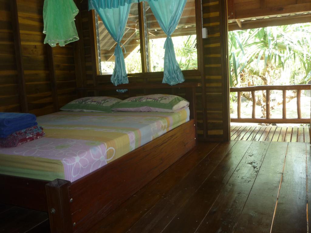 Pasai Beach Lodge Ko Yao Noi Room photo