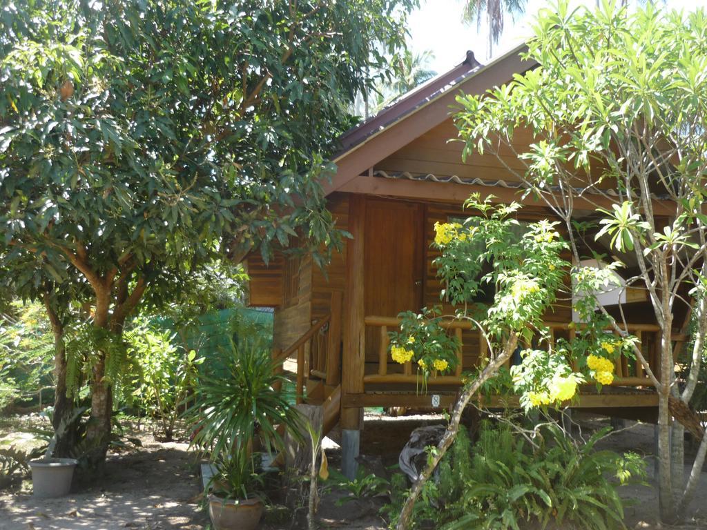 Pasai Beach Lodge Ko Yao Noi Exterior photo