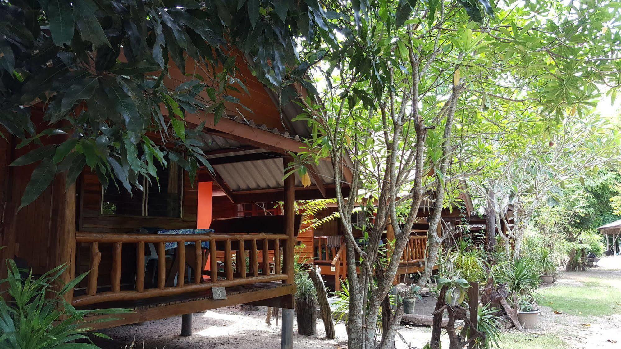 Pasai Beach Lodge Ko Yao Noi Exterior photo